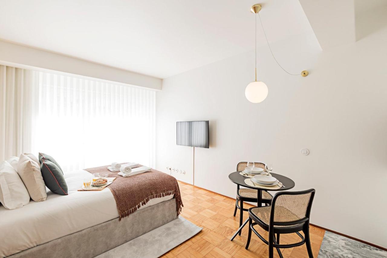 Ceuta Studio Apartments By Lovelystay Порту Экстерьер фото