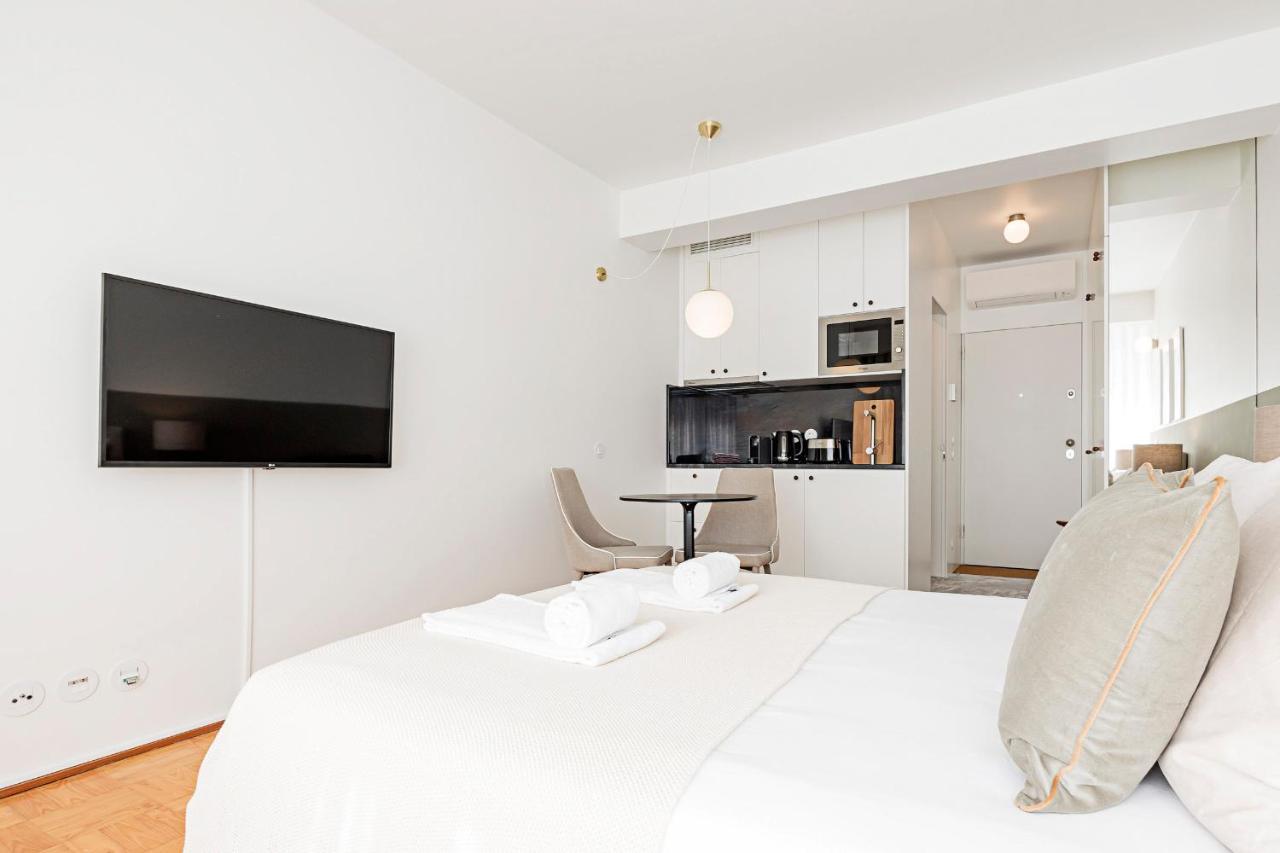 Ceuta Studio Apartments By Lovelystay Порту Экстерьер фото