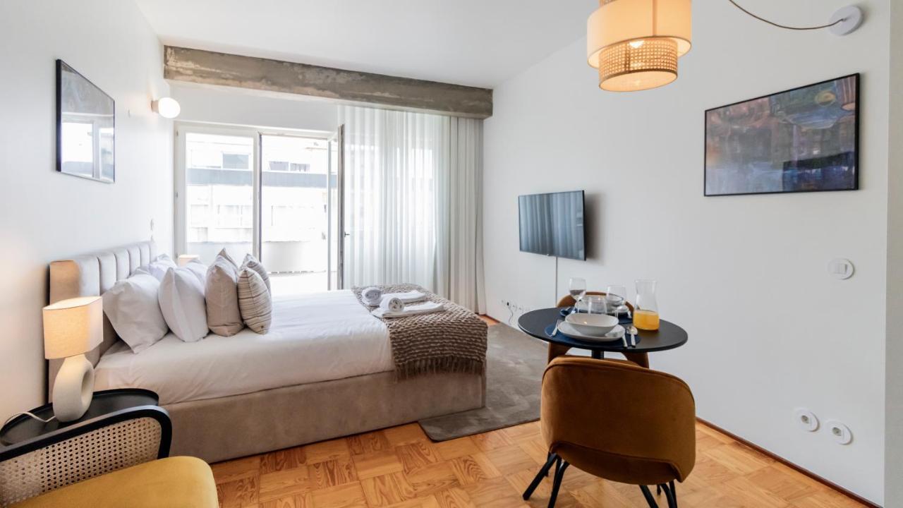 Ceuta Studio Apartments By Lovelystay Порту Экстерьер фото