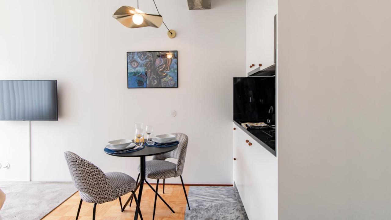 Ceuta Studio Apartments By Lovelystay Порту Экстерьер фото