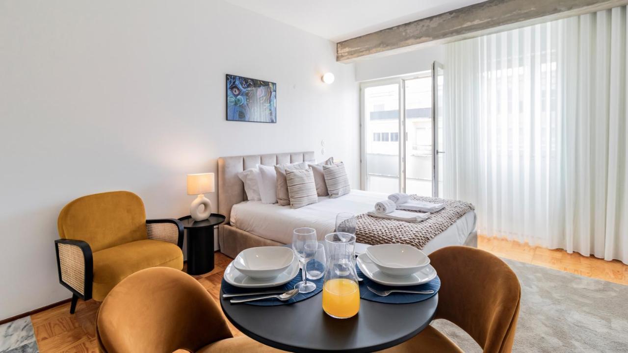 Ceuta Studio Apartments By Lovelystay Порту Экстерьер фото