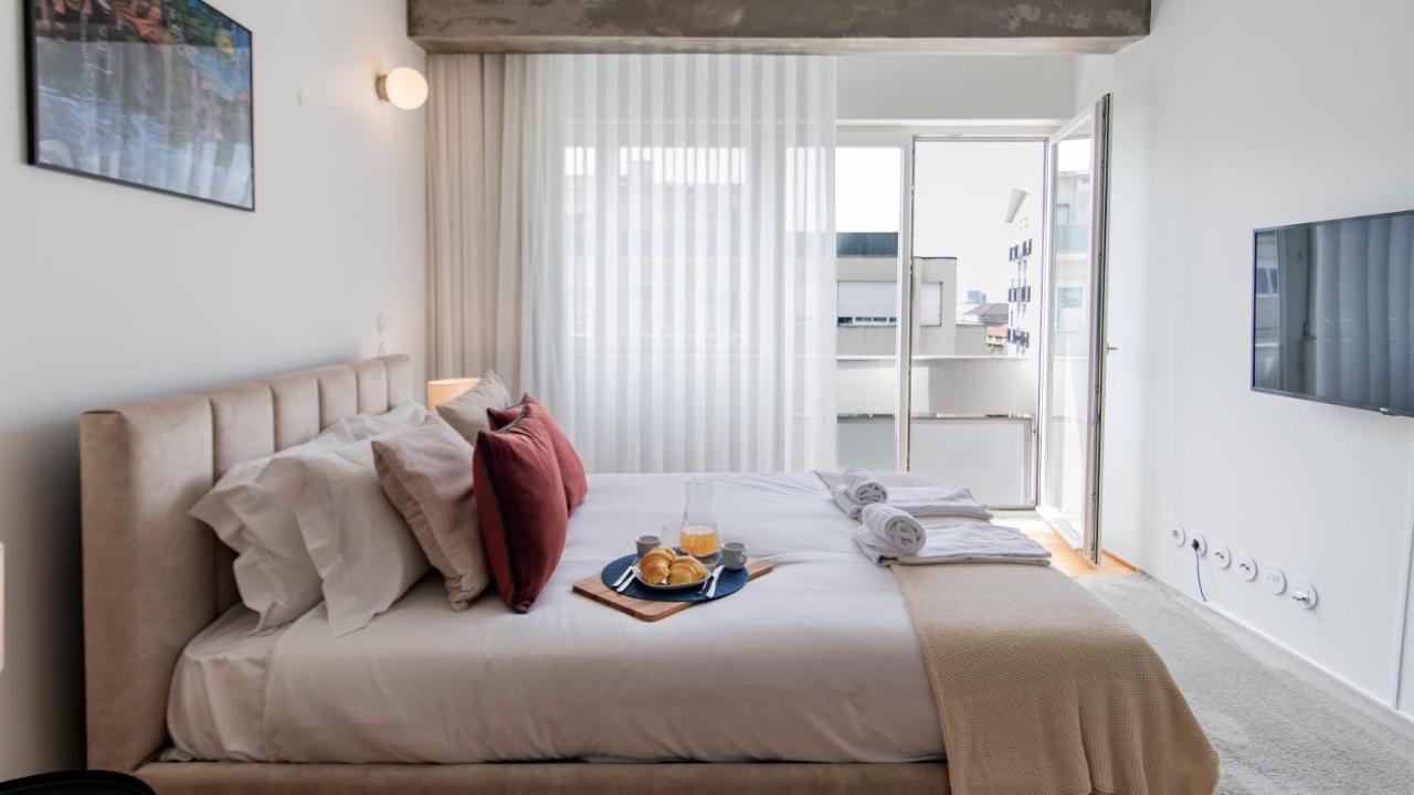 Ceuta Studio Apartments By Lovelystay Порту Экстерьер фото